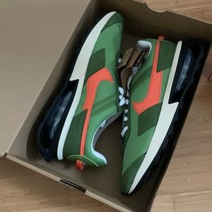 BRAND NEW NEVER WORN Air Max Pre-Day LX